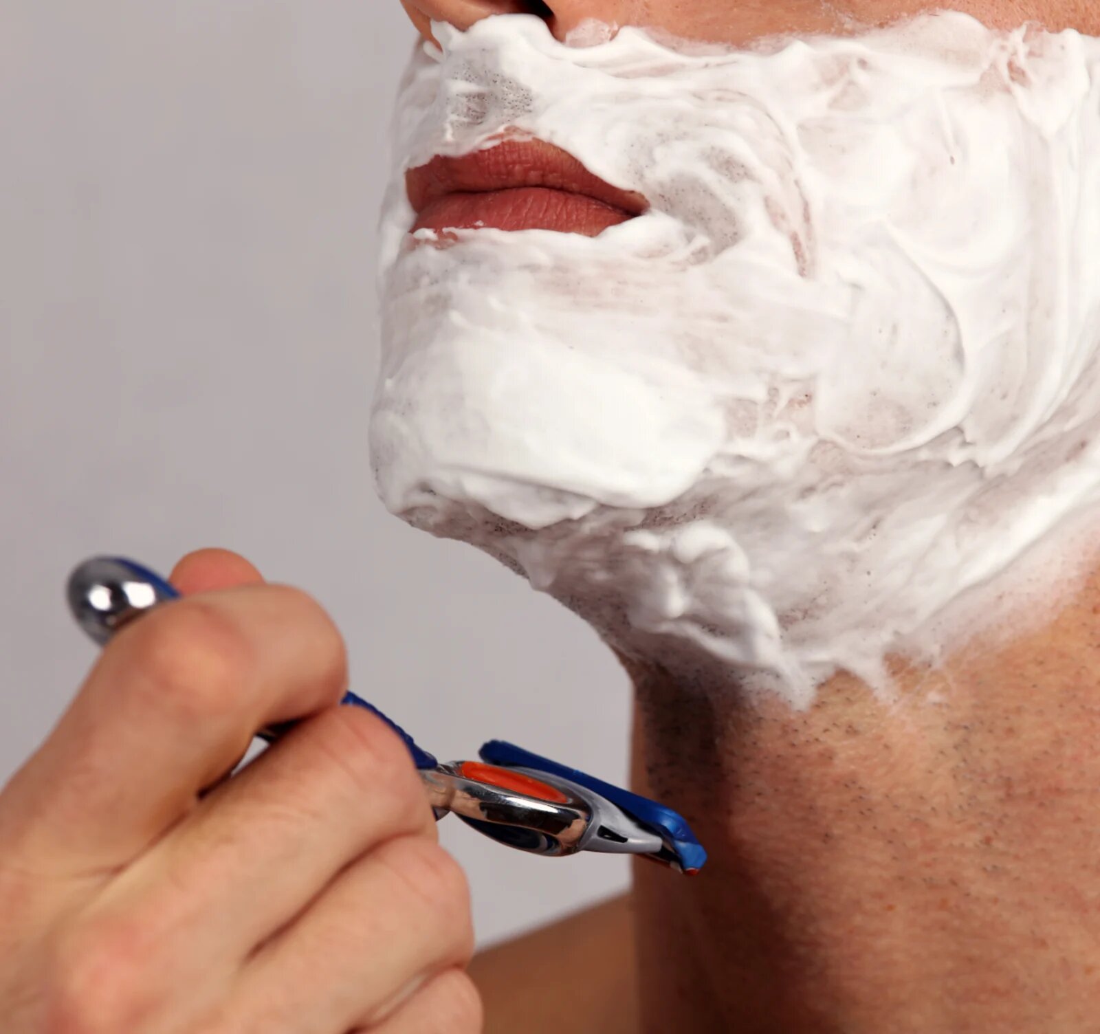 Что можно чистить пеной для бритья?